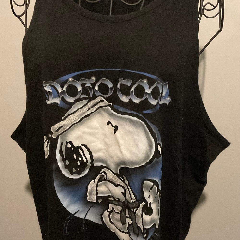 ‘’SNOOPY  VINTAGE says  ‘’  DOJO  COOL  ‘’  TANK TOP  PEANUTS  X LARGE  RETIRE R